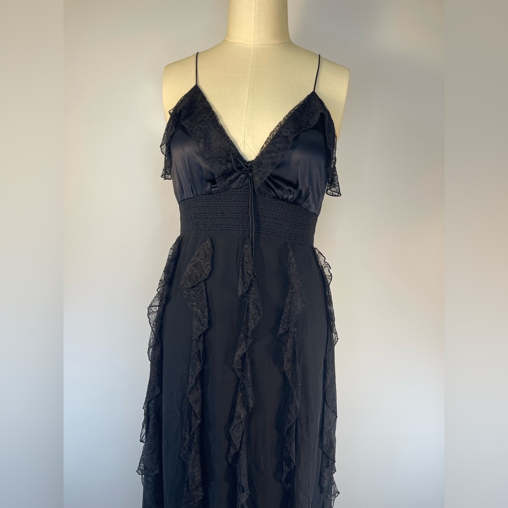 Alice + Olivia MCGUIRE RUFFLE SLIT MIDI - Picture 4 of 14